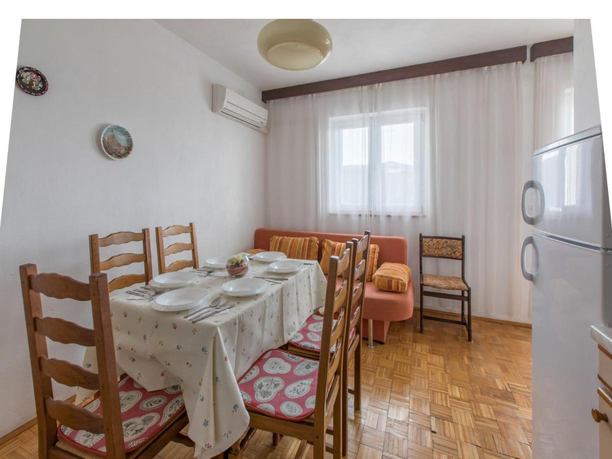 Apartment Biserka